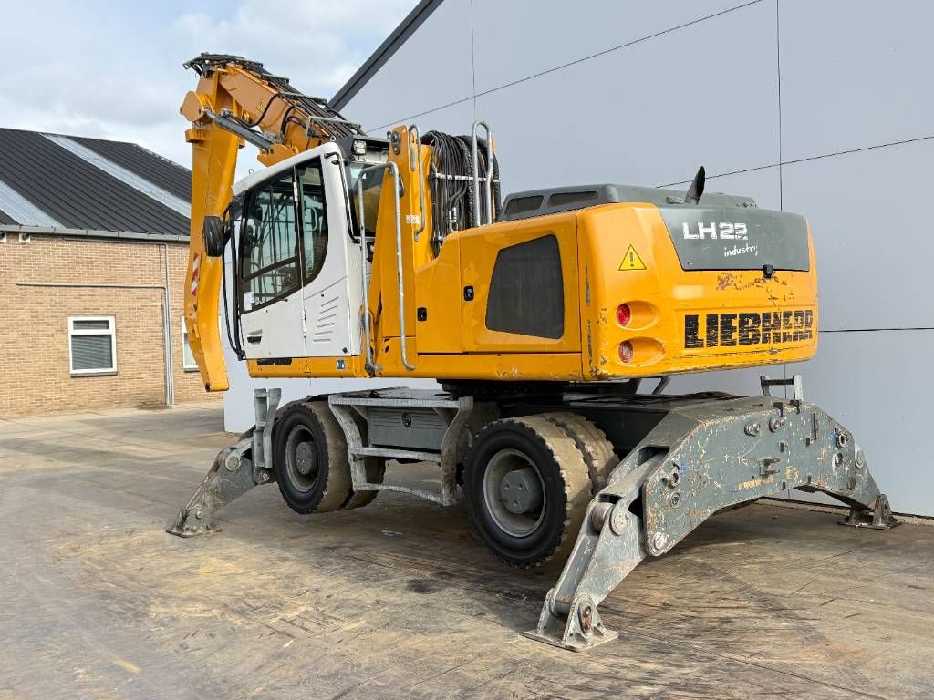 Liebherr LH22 - Tilting Cab / Auto Greasing / Camera