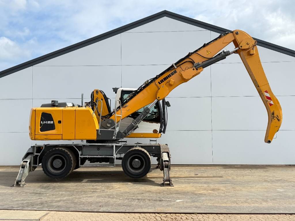 Liebherr LH22 - Tilting Cab / Auto Greasing / Camera