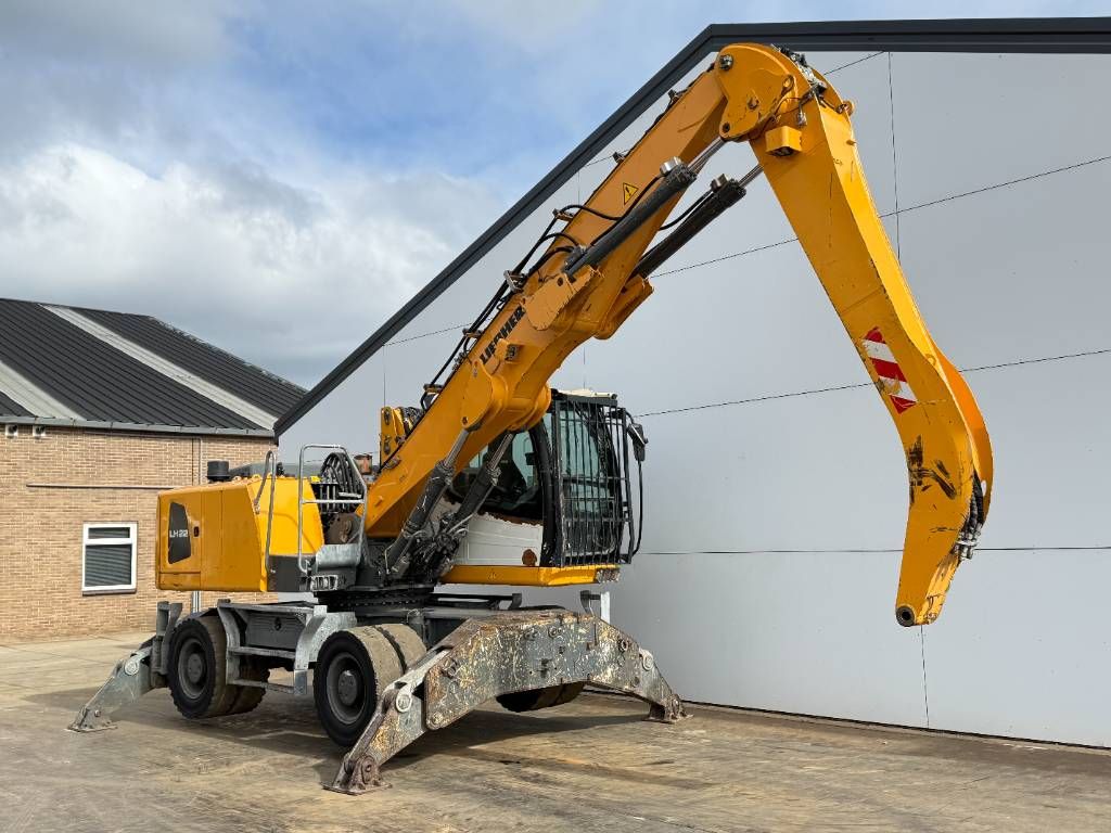 Liebherr LH22 - Tilting Cab / Auto Greasing / Camera