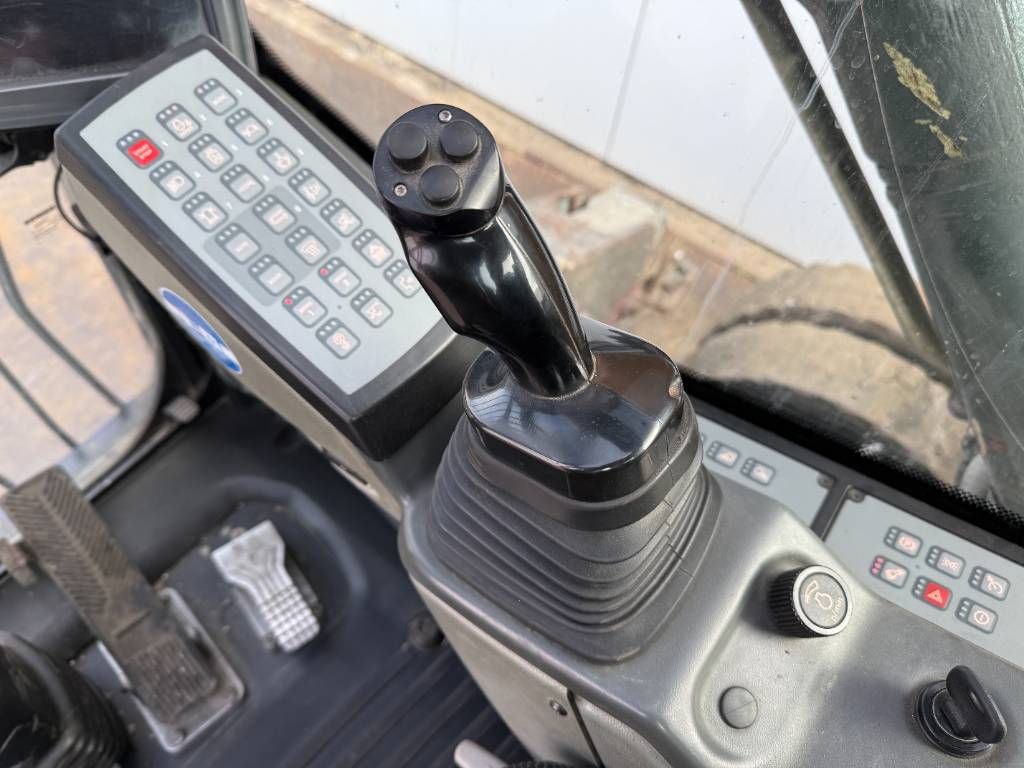 Liebherr LH22 - Tilting Cab / Auto Greasing / Camera
