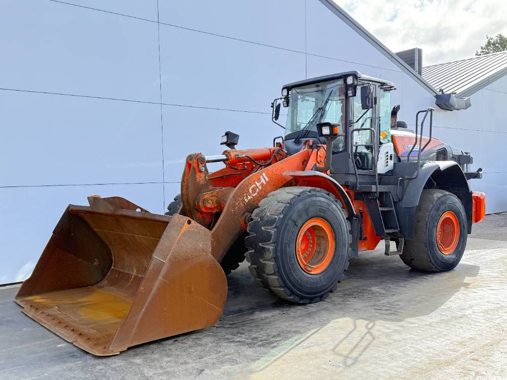 Hitachi ZW250-6 - CDC / 3rd Function / Auto Greasing