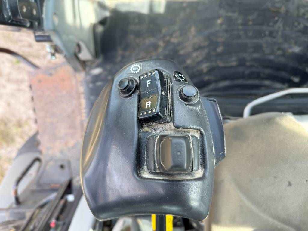Hitachi ZW250-6 - CDC / 3rd Function / Auto Greasing