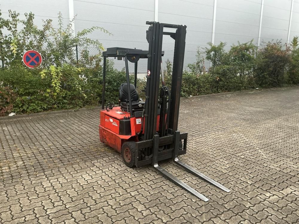 Linde E15 Forklift