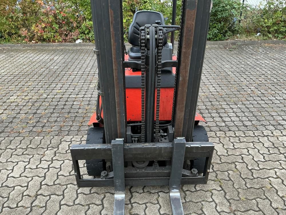 Linde E15 Forklift