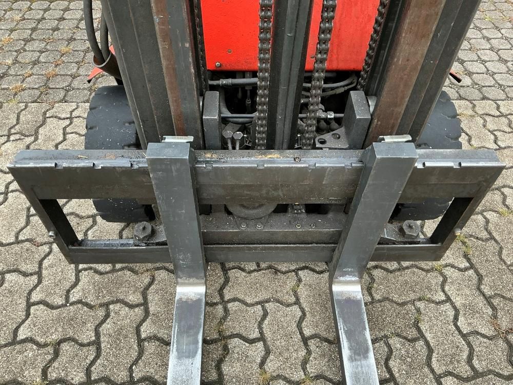 Linde E15 Forklift