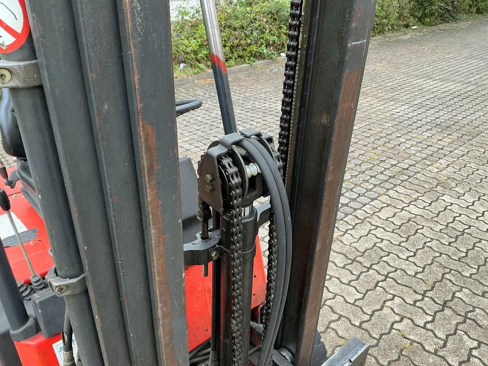 Linde E15 Forklift