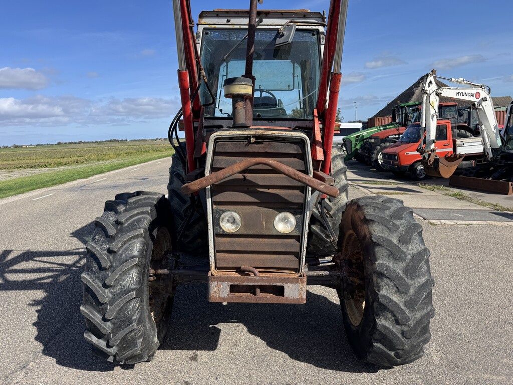 Massey-Ferguson 690