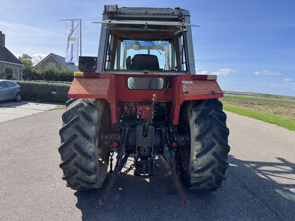 Massey-Ferguson 690