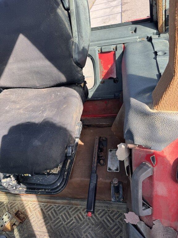 Massey-Ferguson 690