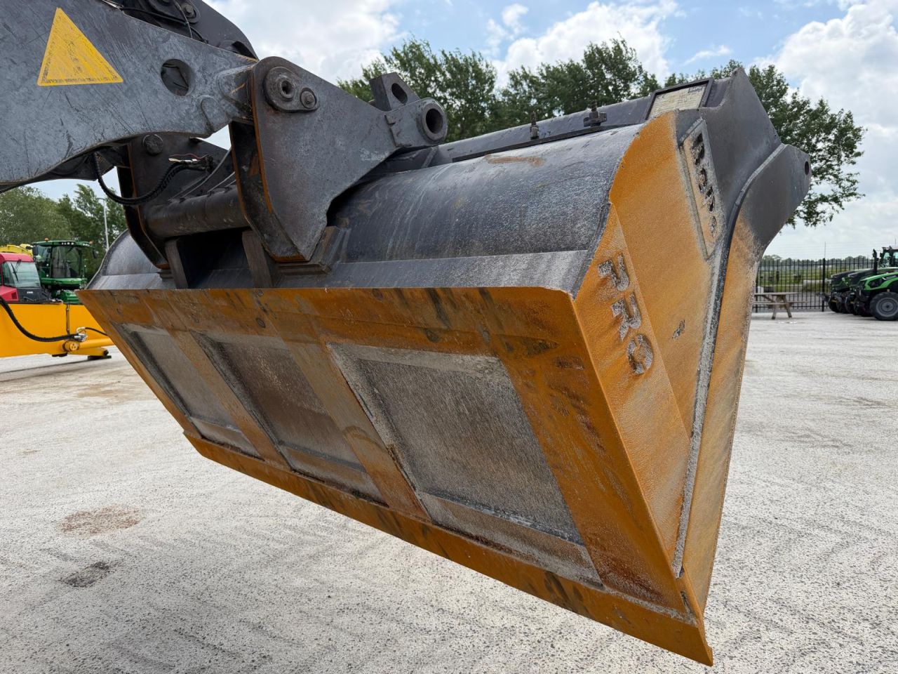 Dichte bak 320cm 4200 liter Verachtert aansluiting