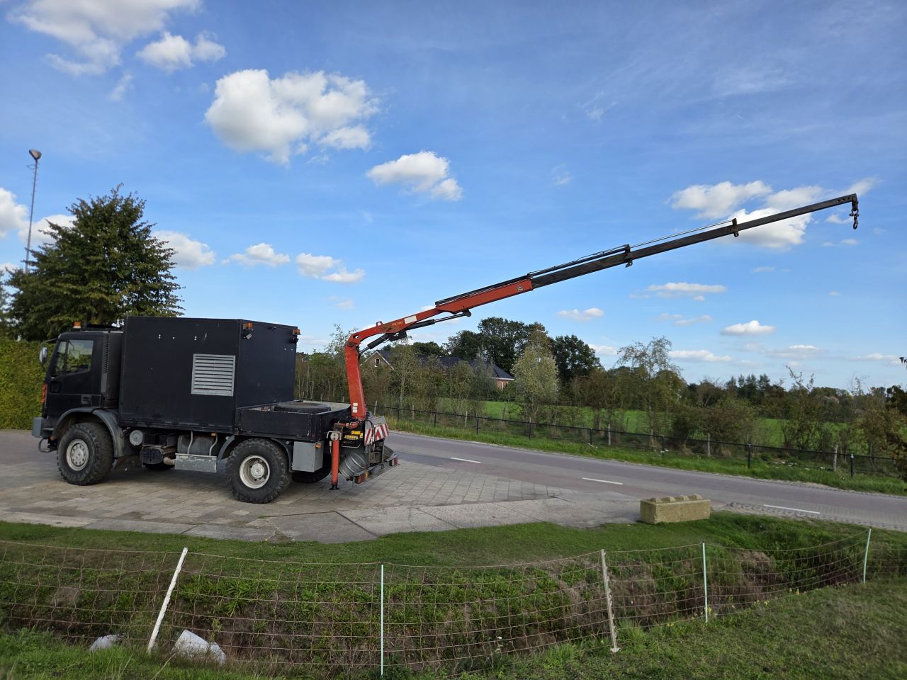 Iveco 4x4 MMBS Palfinger mobiele werkplaats met kraan