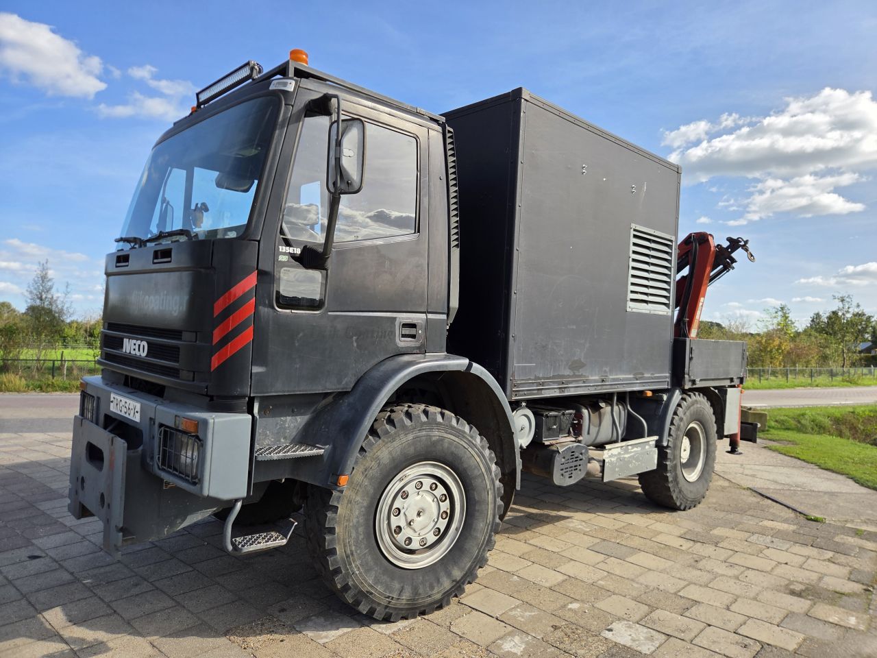 Iveco 4x4 MMBS Palfinger mobiele werkplaats met kraan