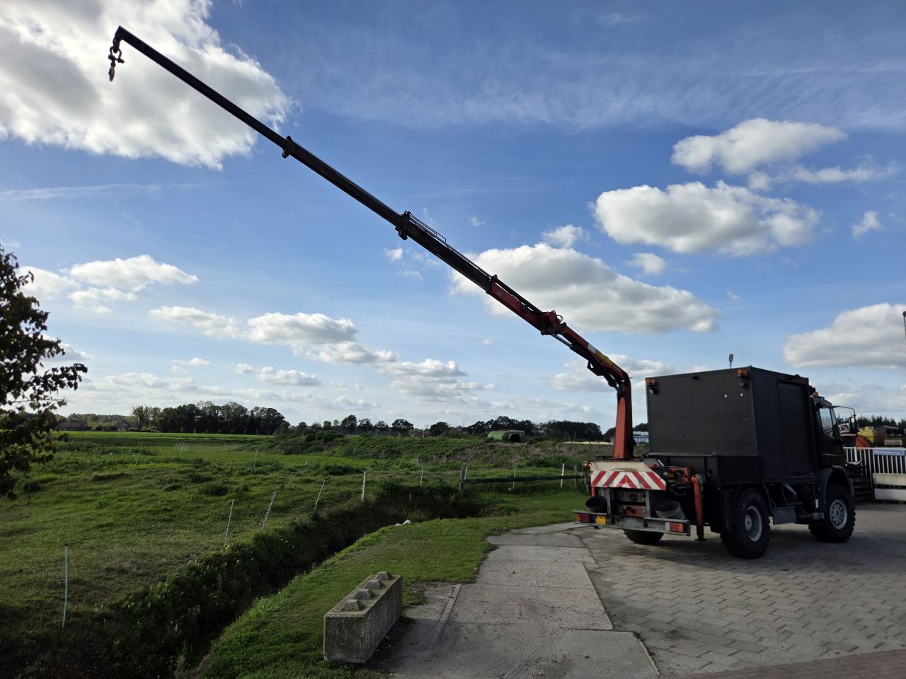 Iveco 4x4 MMBS Palfinger mobiele werkplaats met kraan