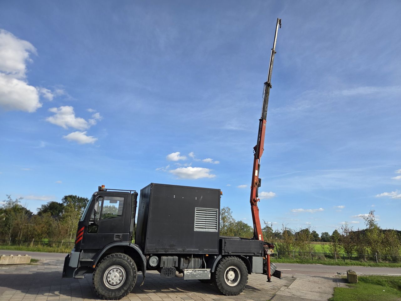 Iveco 4x4 MMBS Palfinger mobiele werkplaats met kraan