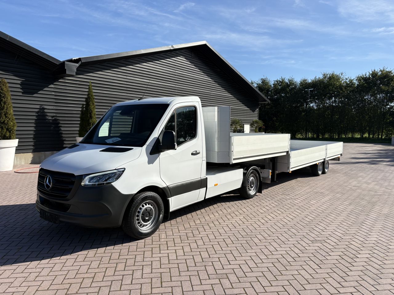 Be trekker Mercedes Sprinter 317 - BE oplegger semi dieplader