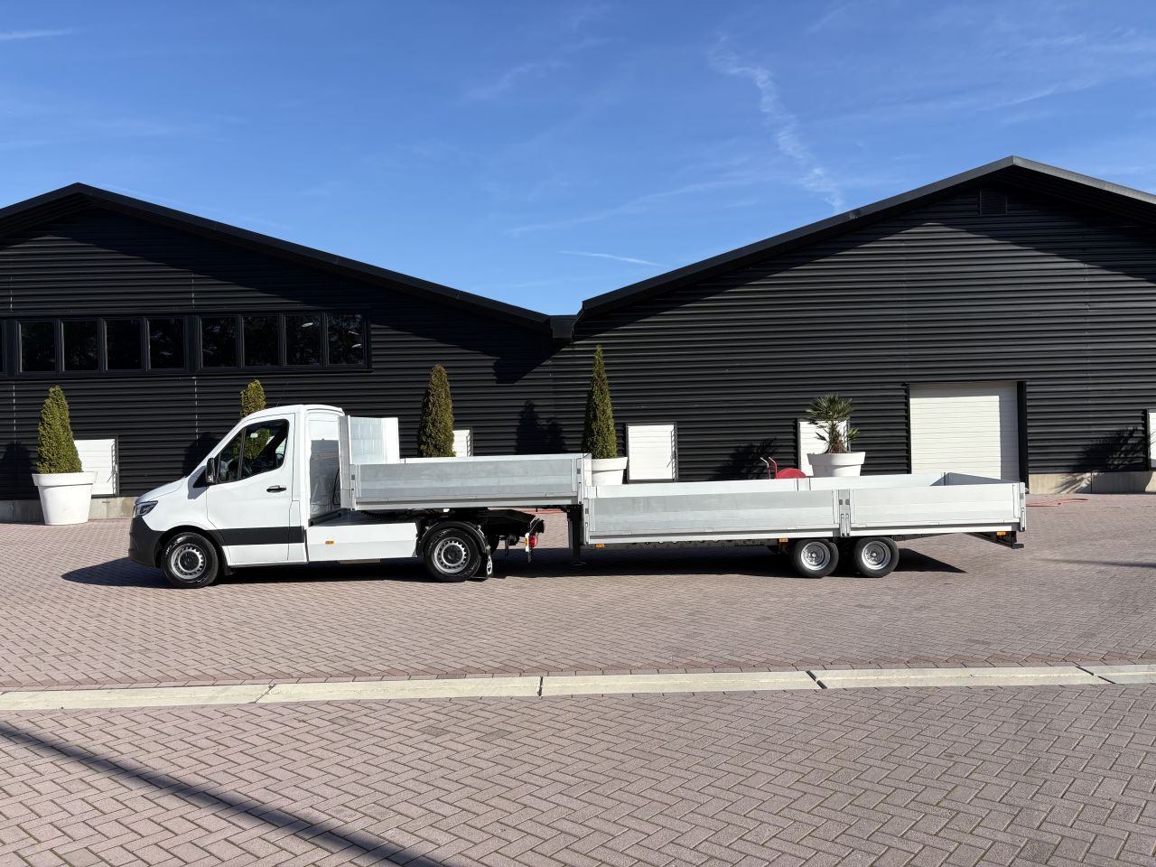 Be trekker Mercedes Sprinter 317 - BE oplegger semi dieplader