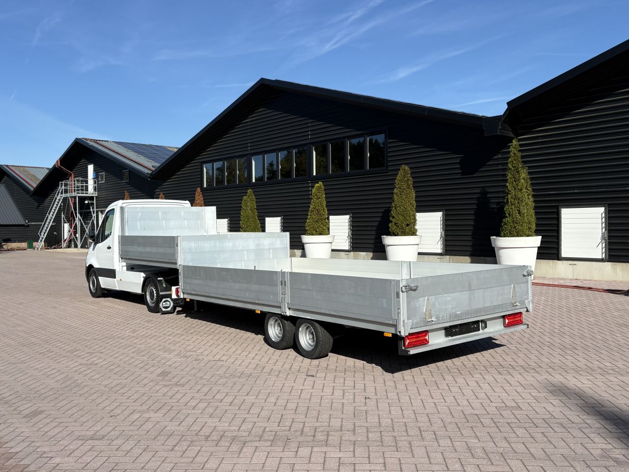 Be trekker Mercedes Sprinter 317 - BE oplegger semi dieplader