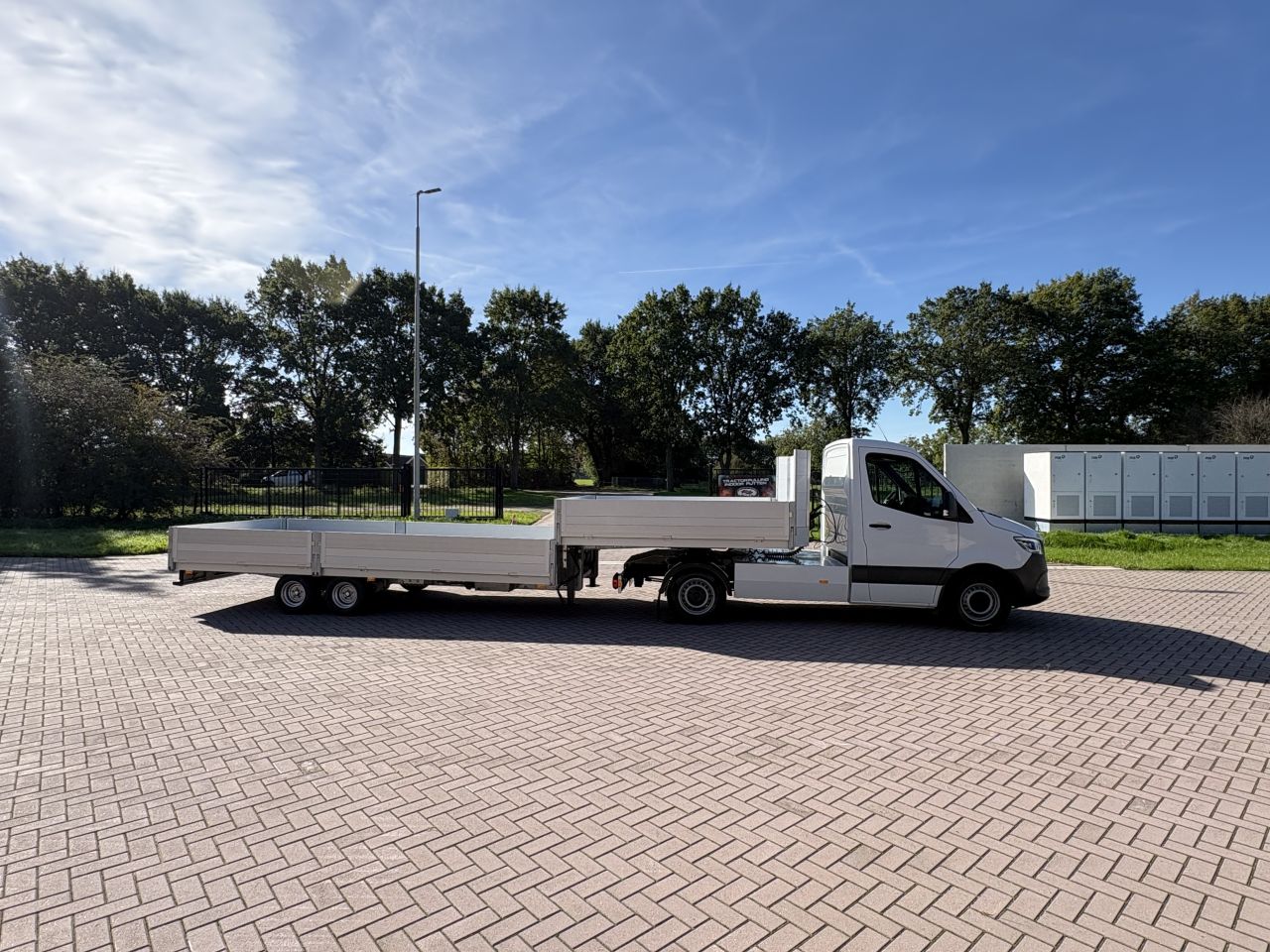 Be trekker Mercedes Sprinter 317 - BE oplegger semi dieplader