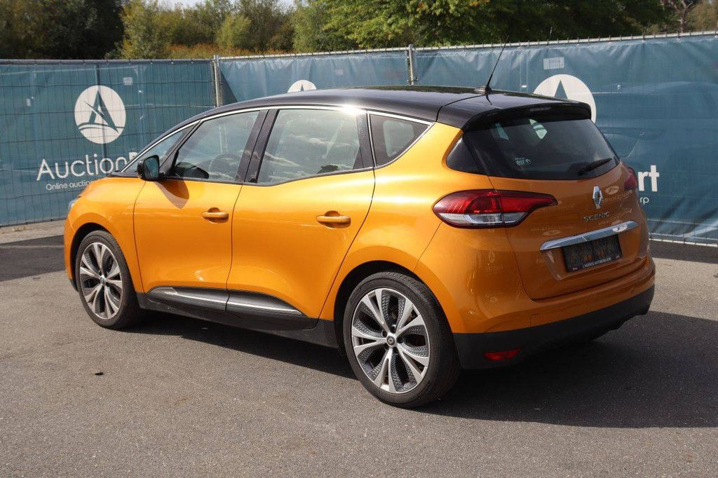 Personenauto Renault Scenic 1.2 Benzine 116pk 2017 (Marge)