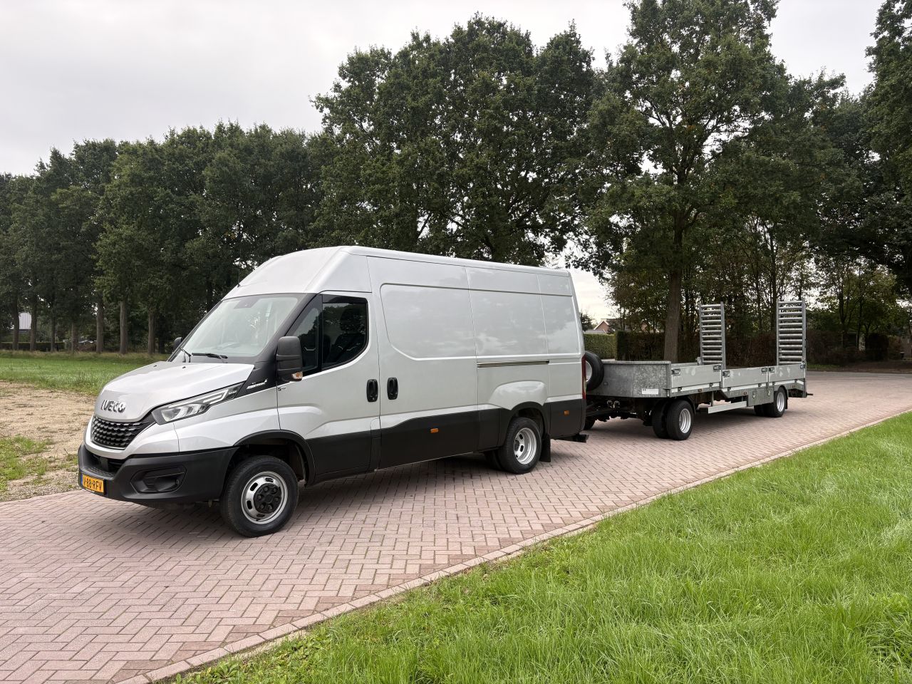 Iveco Daily lucht geremd 11.9 ton -schamel aanhangwagen 7 TON