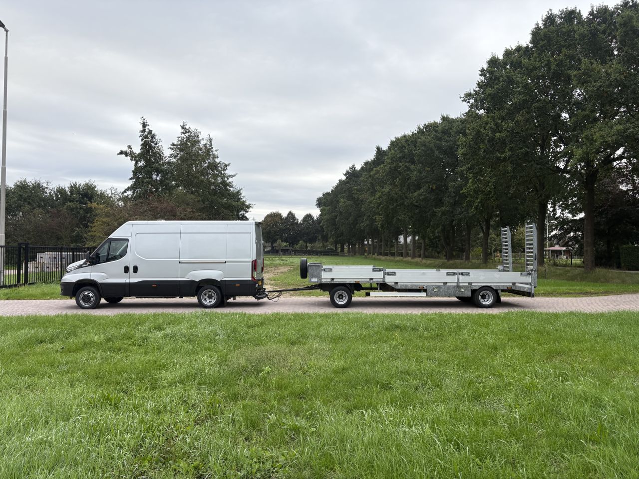 Iveco Daily lucht geremd 11.9 ton -schamel aanhangwagen 7 TON