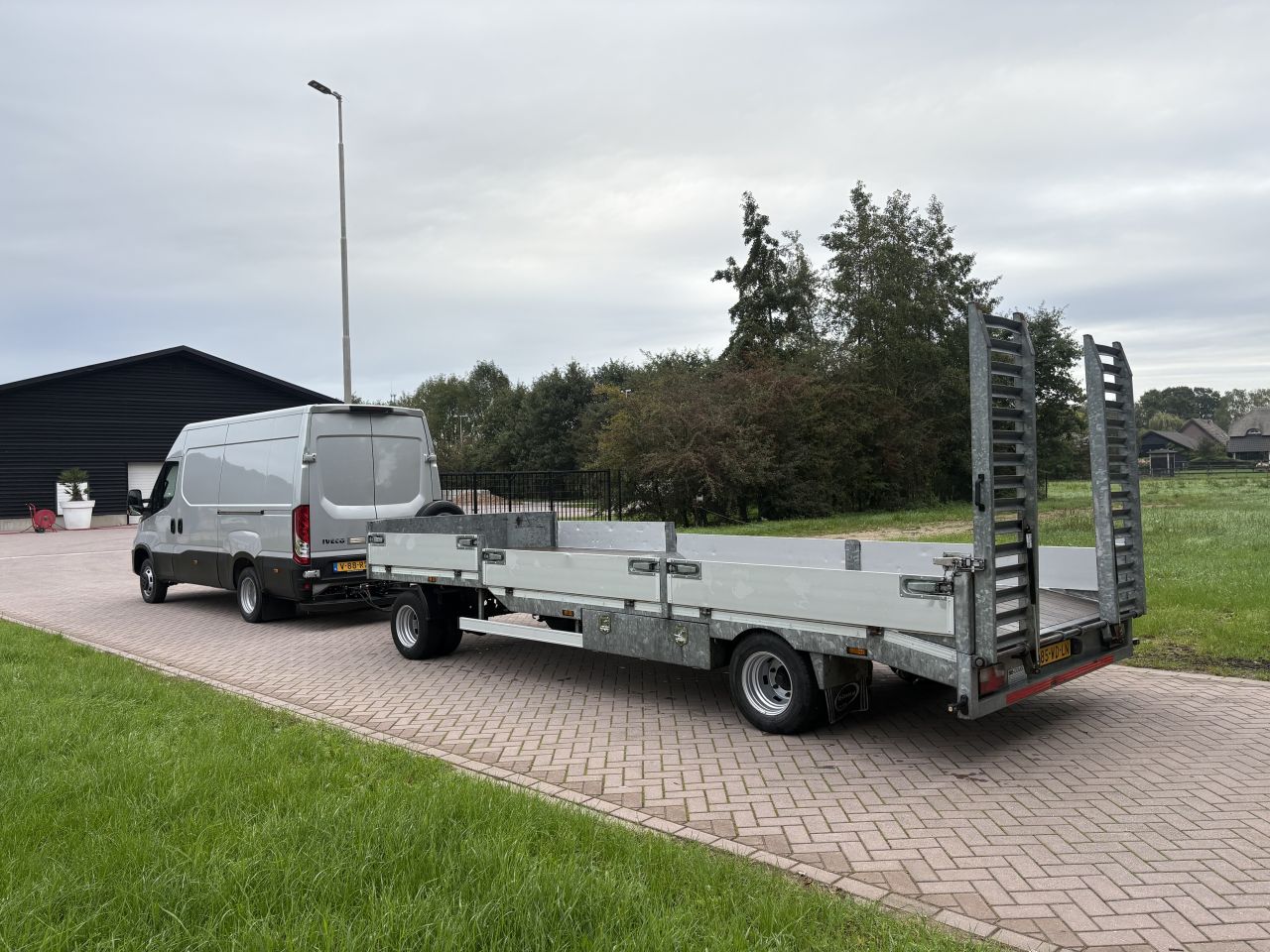 Iveco Daily lucht geremd 11.9 ton -schamel aanhangwagen 7 TON