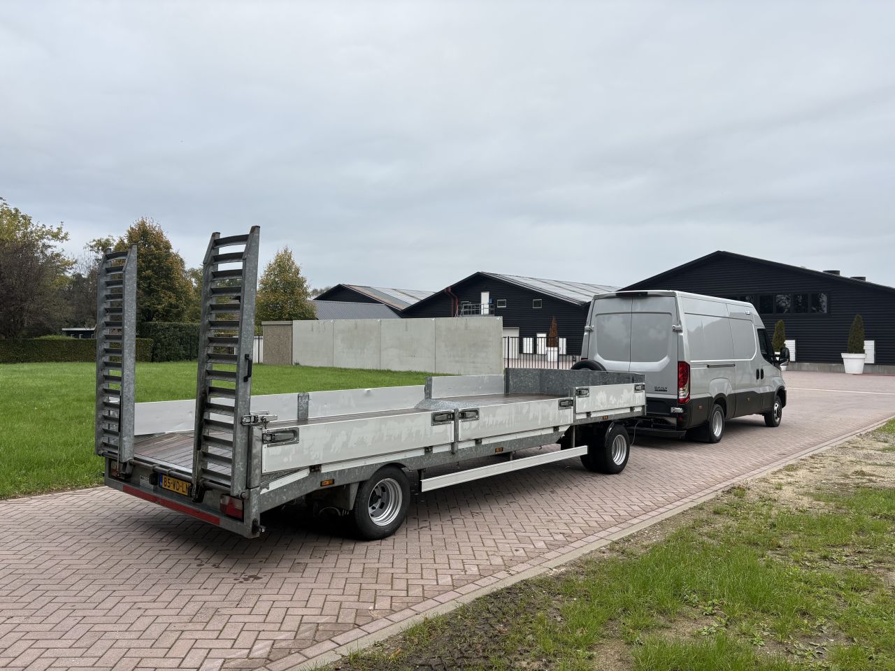 Iveco Daily lucht geremd 11.9 ton -schamel aanhangwagen 7 TON