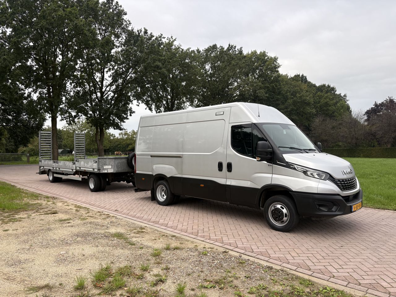 Iveco Daily lucht geremd 11.9 ton -schamel aanhangwagen 7 TON
