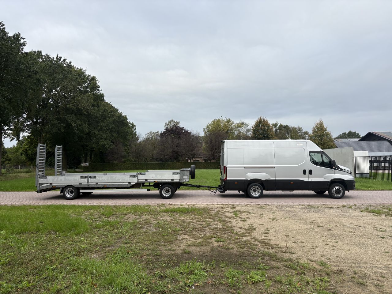 Iveco Daily lucht geremd 11.9 ton -schamel aanhangwagen 7 TON