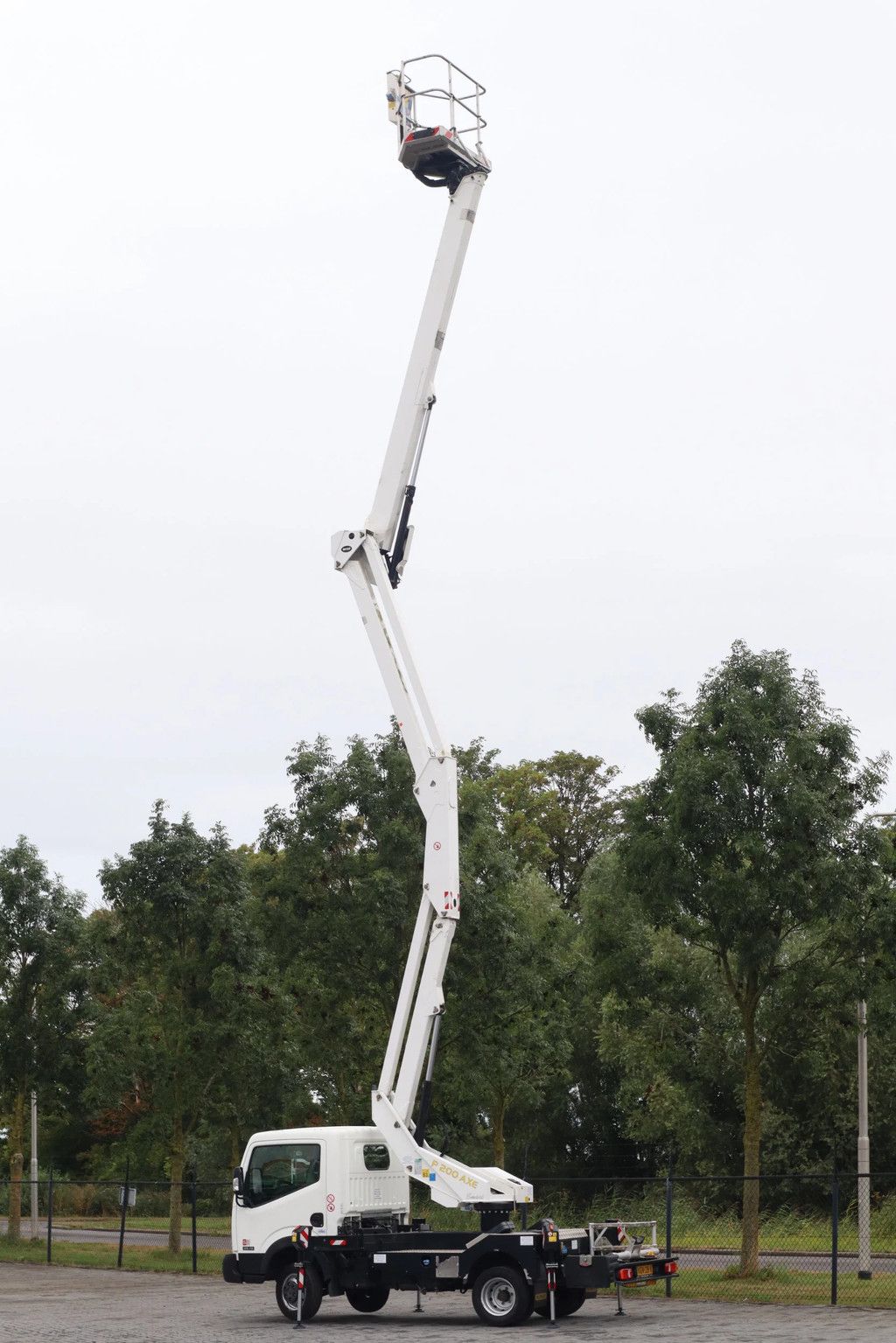 Palfinger P200 AXE | NISSAN NT400 | 20 METER | LOW KM F24P