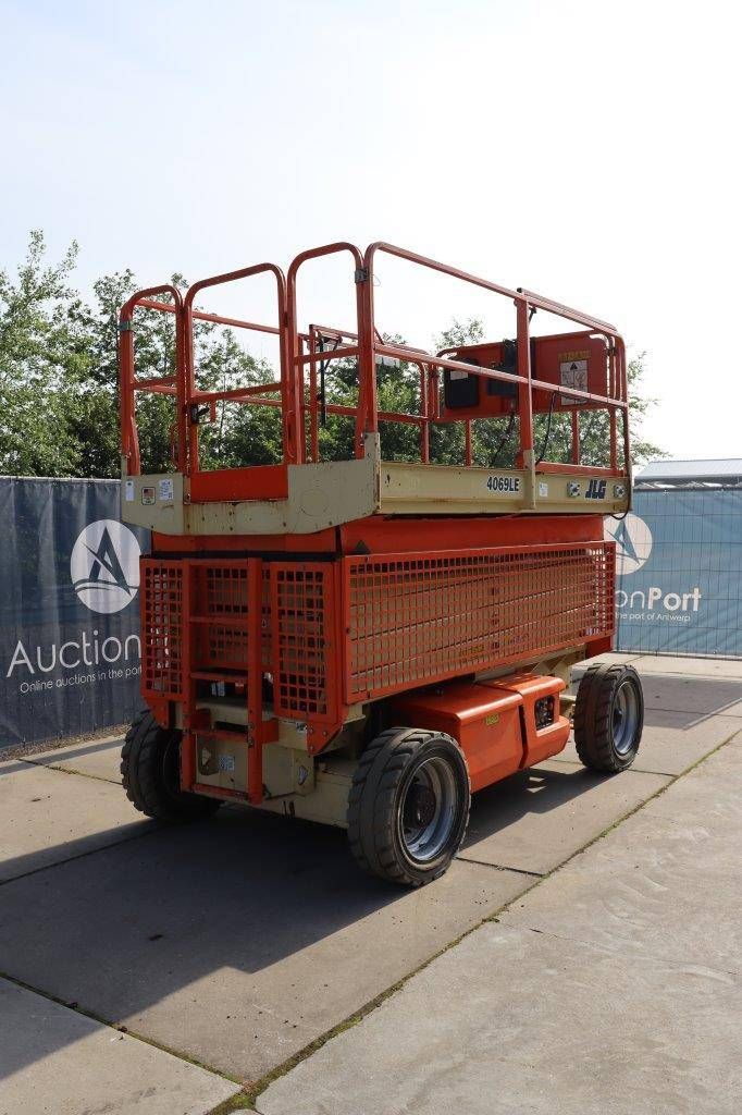 Scherenarbeitsbühne JLG 4069LE Elektrisch 290 kg 14,19 m 2010