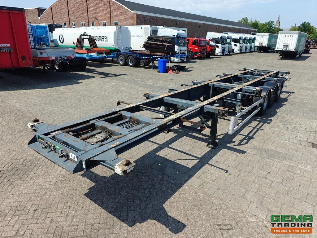 Netam-Fruehauf OCCR 39 327 A 40FT Container Chassis - Drum Brakes - Lift Axle - 5750KG - 3SMB Axles