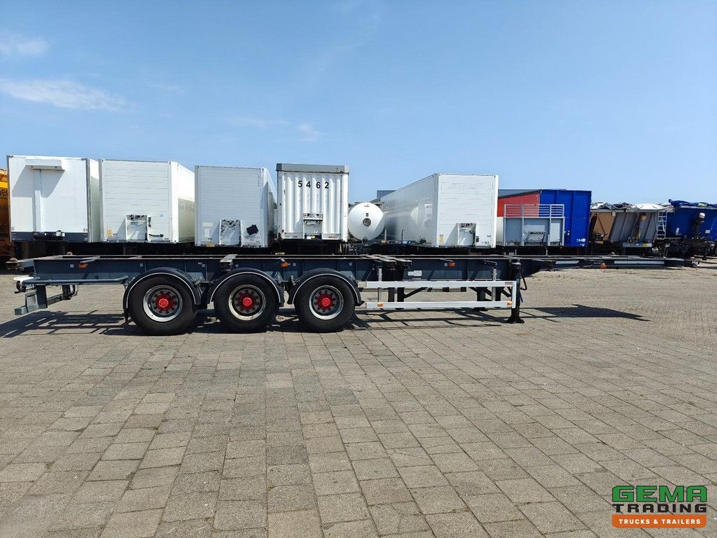 Netam-Fruehauf OCCR 39 327 A 40FT Container Chassis - Drum Brakes - Lift Axle - 5750KG - 3SMB Axles