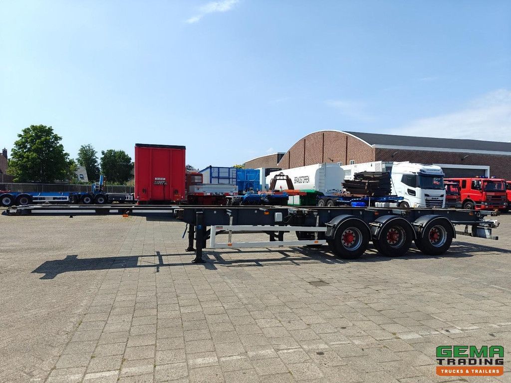Netam-Fruehauf OCCR 39 327 A 40FT Container Chassis - Drum Brakes - Lift Axle - 5750KG - 3SMB Axles