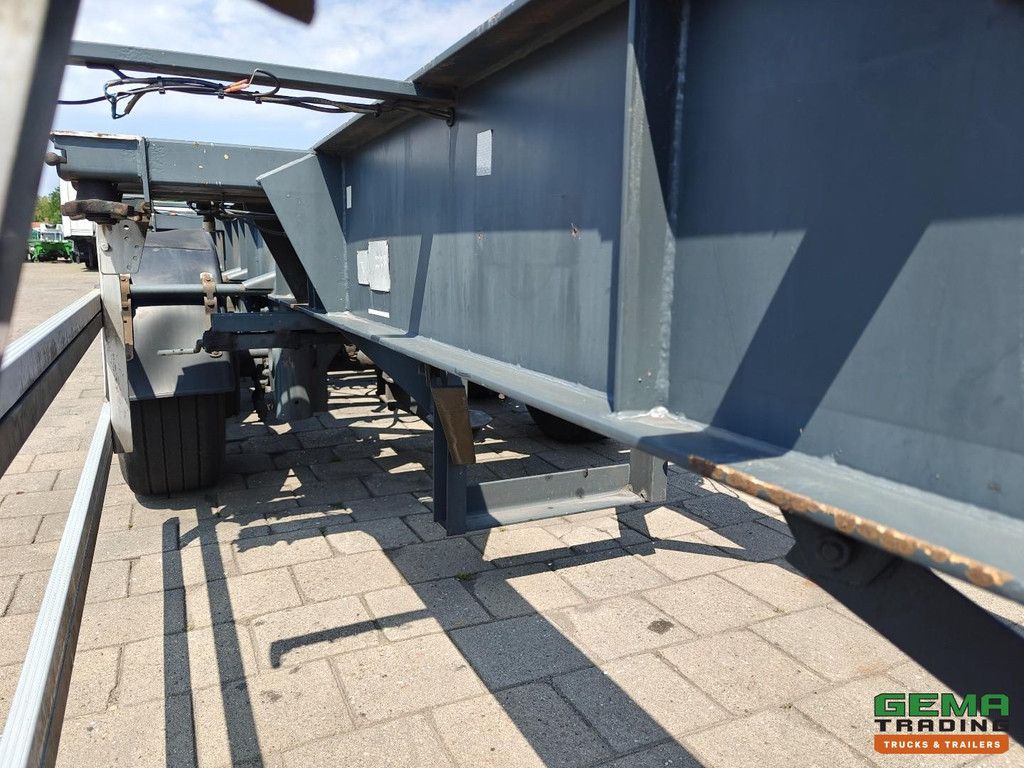 Netam-Fruehauf OCCR 39 327 A 40FT Container Chassis - Drum Brakes - Lift Axle - 5750KG - 3SMB Axles