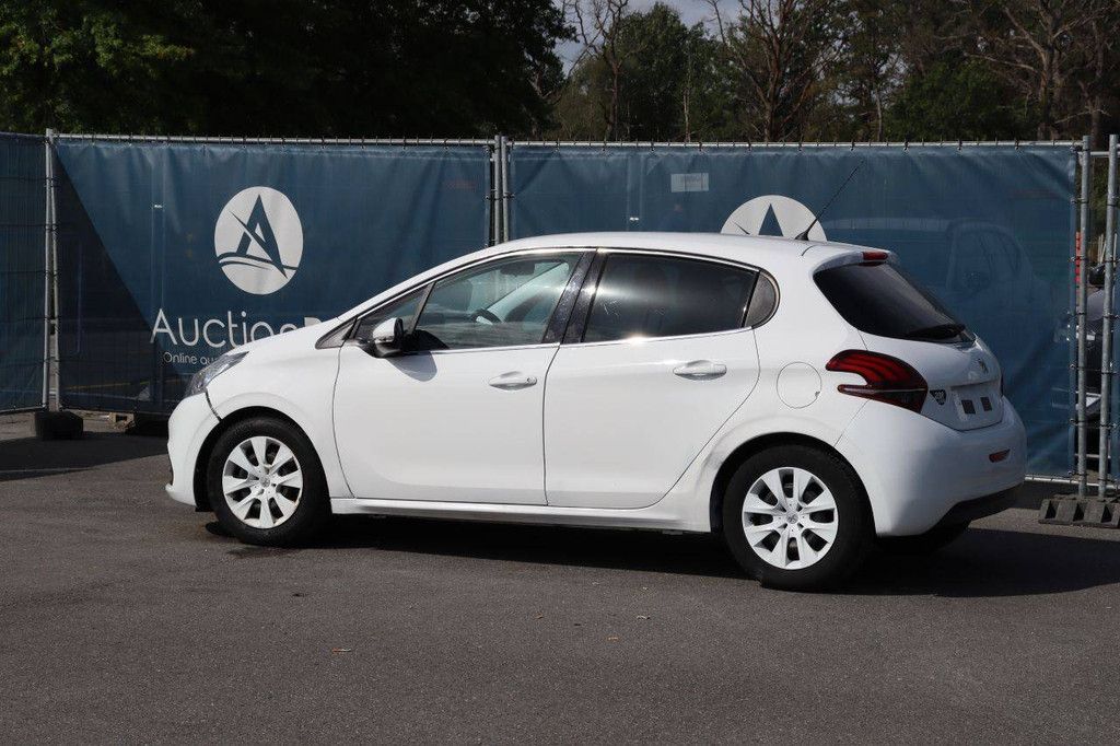 Passenger car Peugeot 208 Petrol 68hp 2018 (Margin)