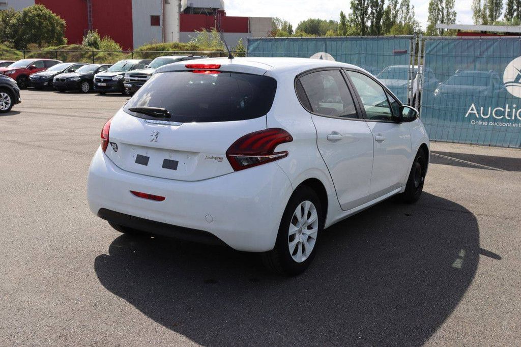 Passenger car Peugeot 208 Petrol 68hp 2018 (Margin)