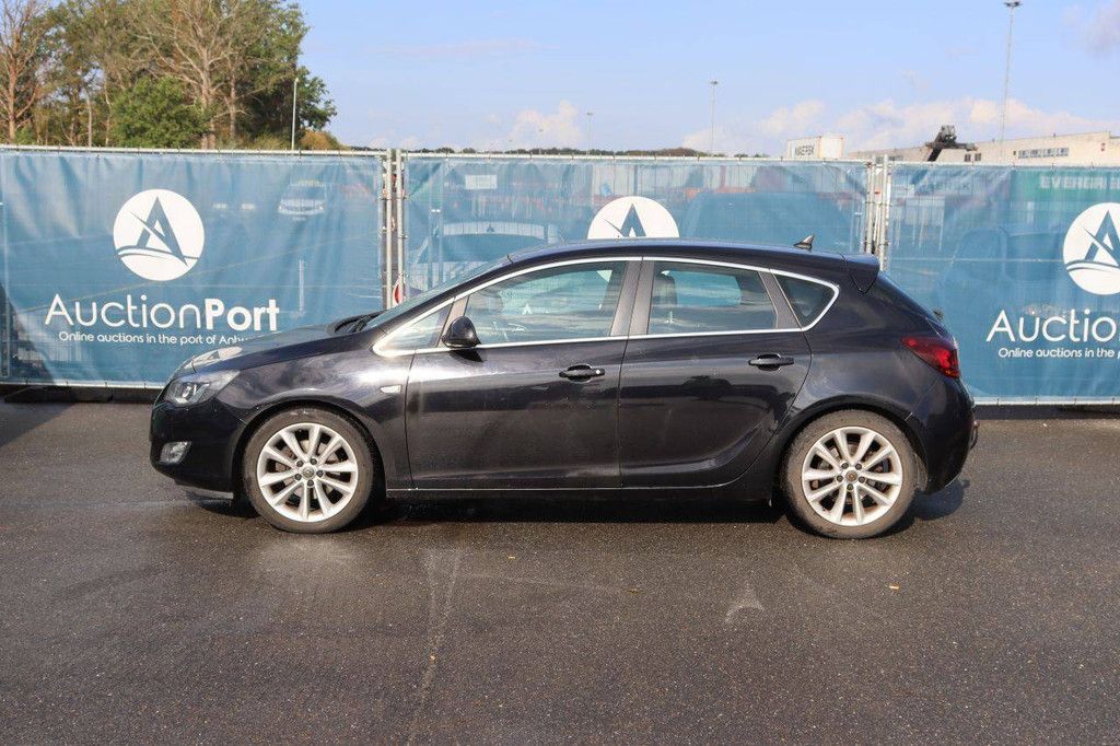 Passenger car Opel Astra Petrol 140hp 2010 (Margin)