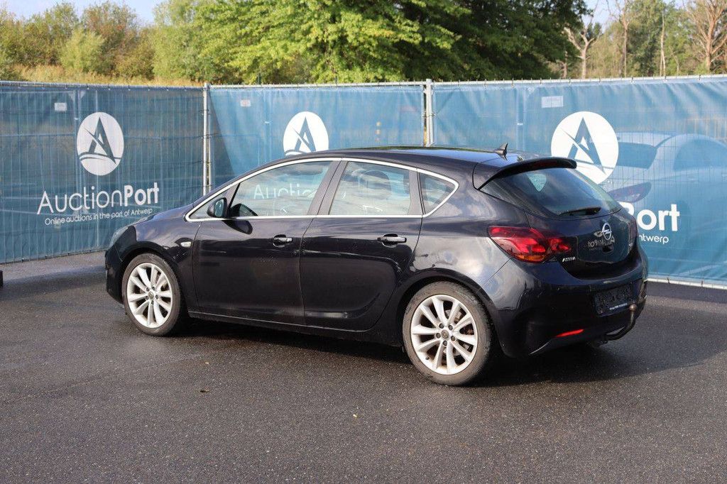 Passenger car Opel Astra Petrol 140hp 2010 (Margin)