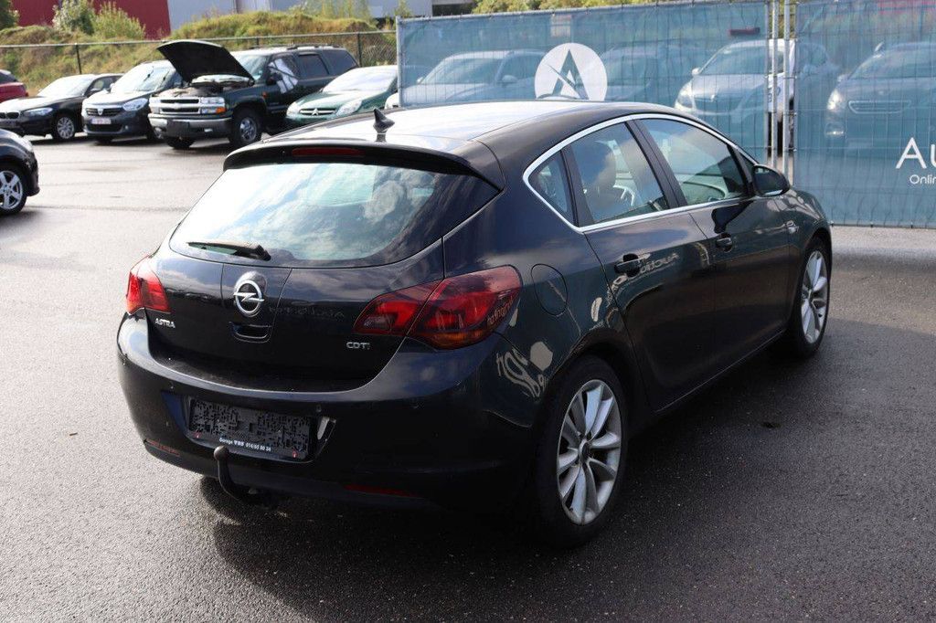Passenger car Opel Astra Petrol 140hp 2010 (Margin)