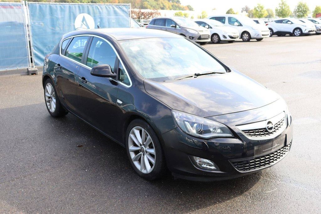 Passenger car Opel Astra Petrol 140hp 2010 (Margin)