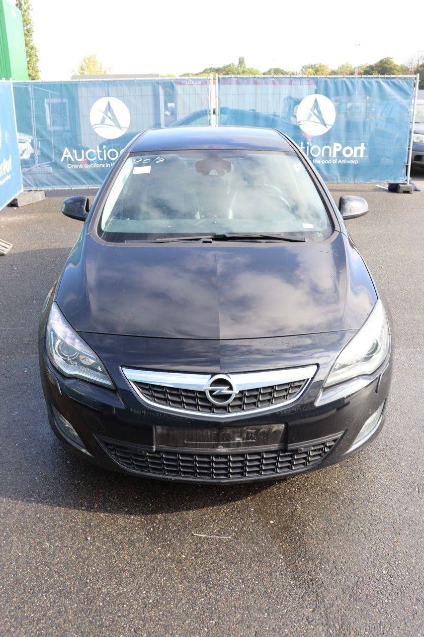 Passenger car Opel Astra Petrol 140hp 2010 (Margin)