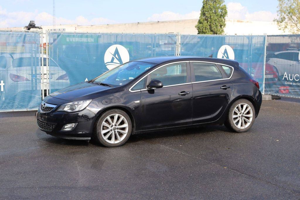 Passenger car Opel Astra Petrol 140hp 2010 (Margin)