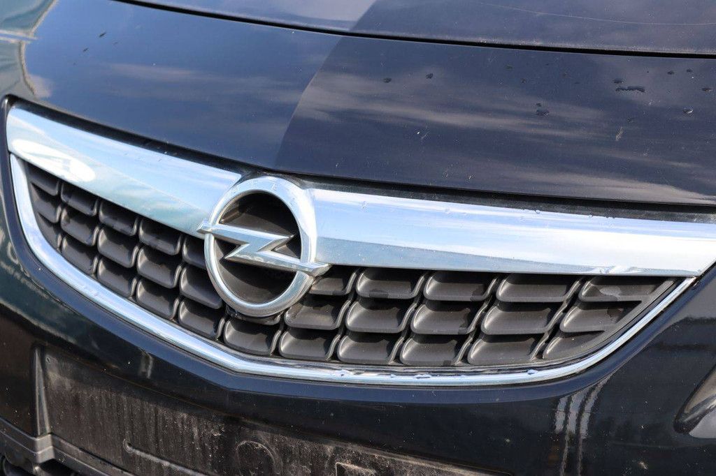 Passenger car Opel Astra Petrol 140hp 2010 (Margin)