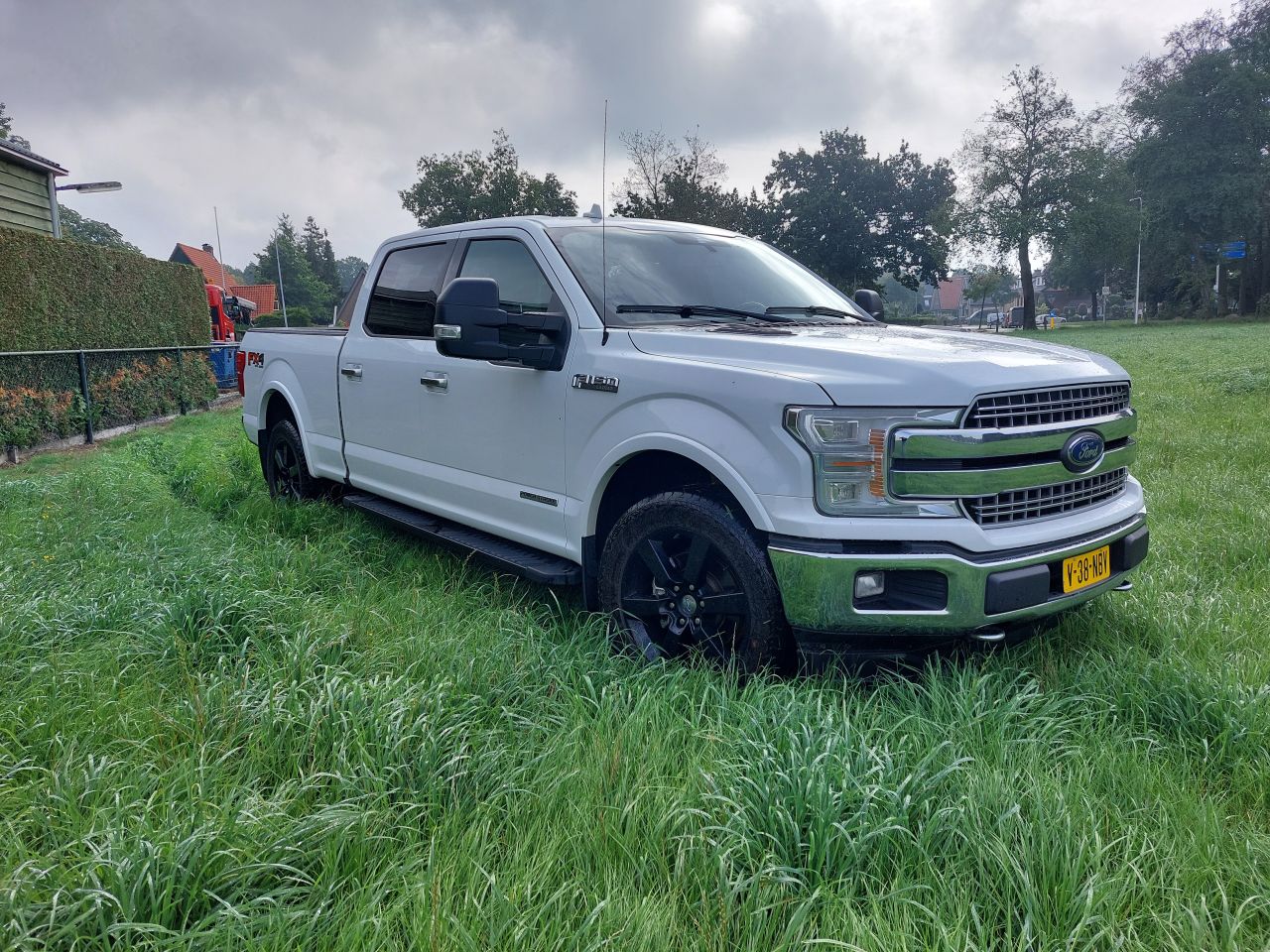 Ford F150 lariat 4x4 super Crew cab 2018