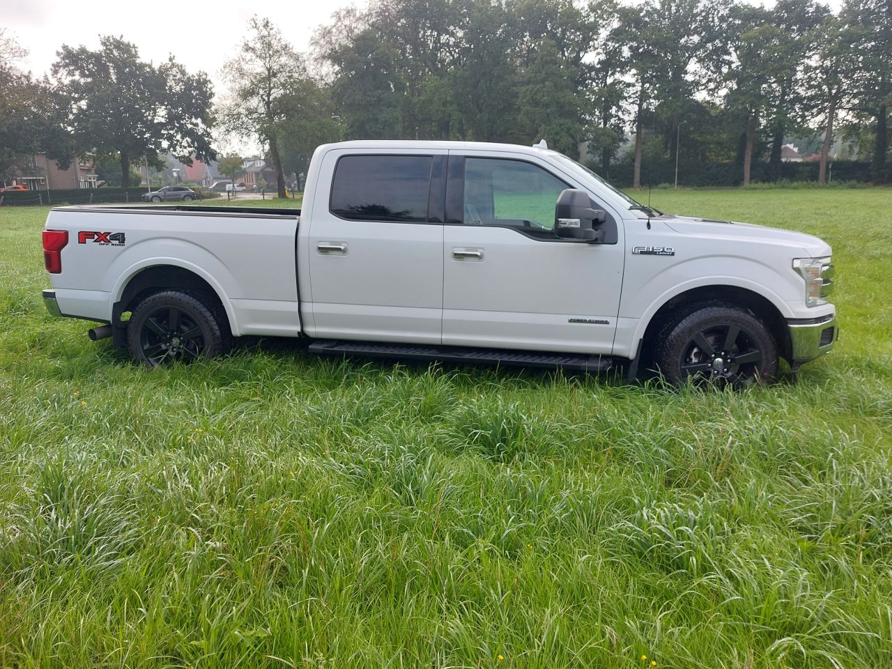 Ford F150 lariat 4x4 super Crew cab 2018