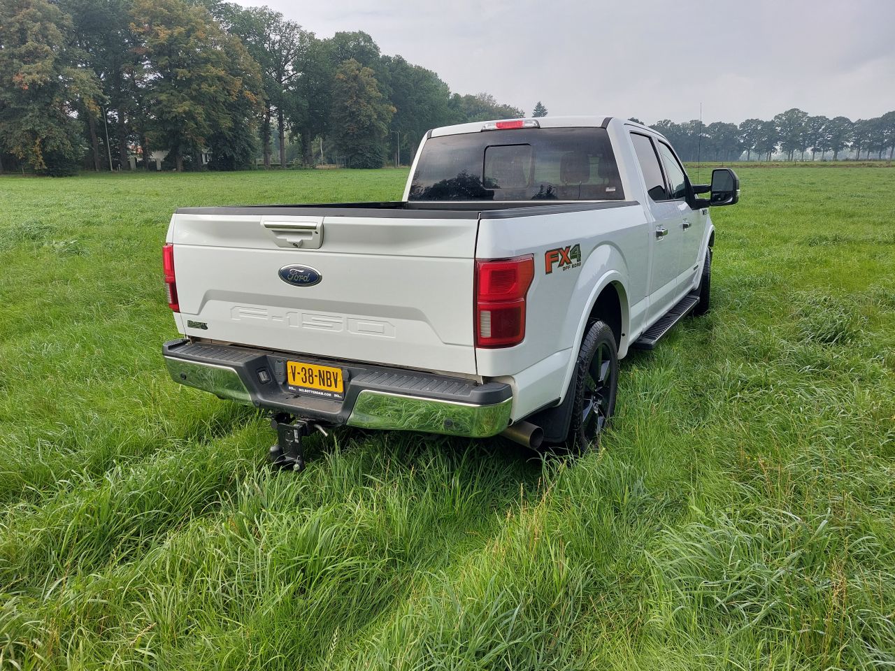 Ford F150 lariat 4x4 super Crew cab 2018