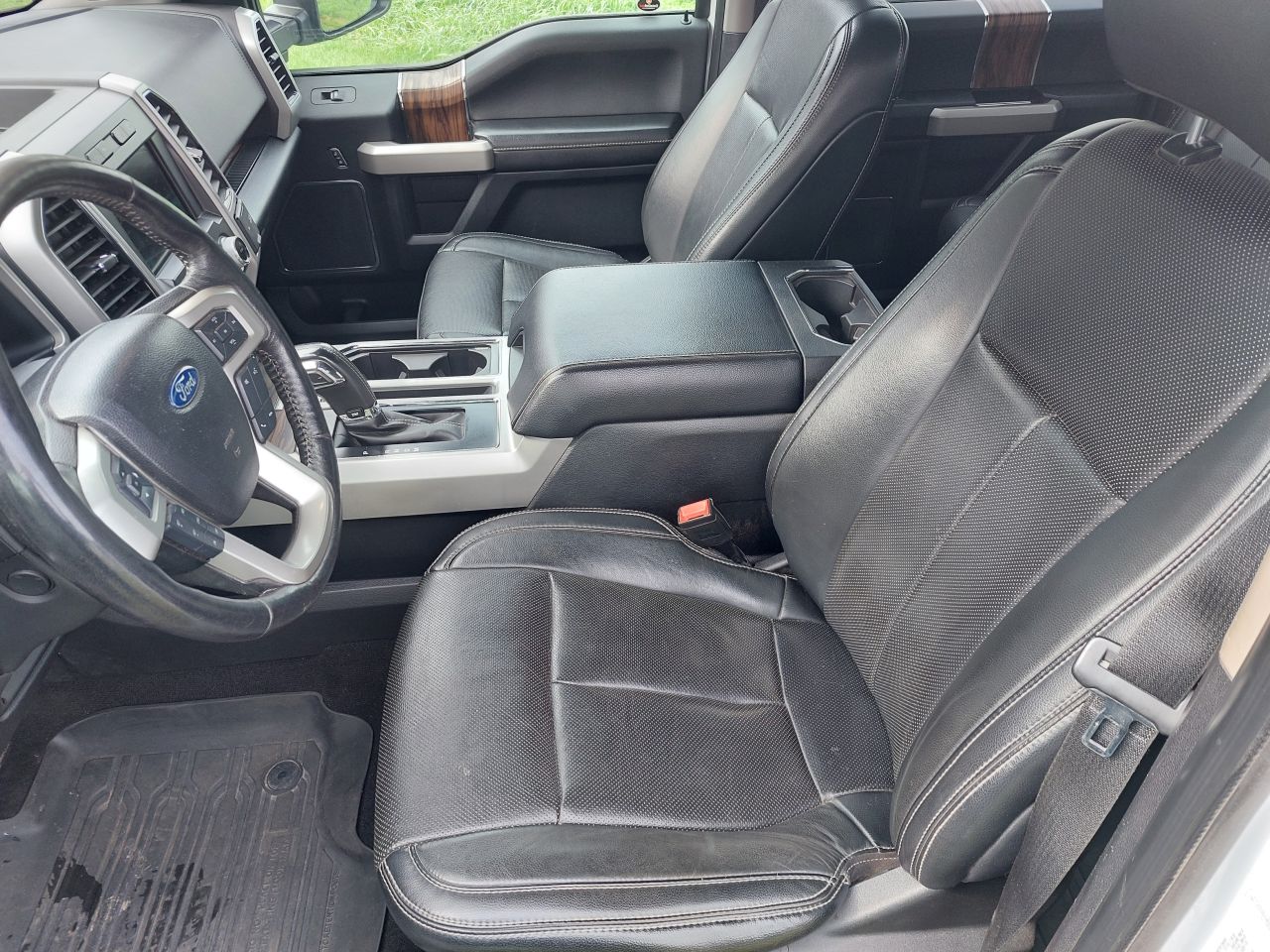 Ford F150 lariat 4x4 super Crew cab 2018
