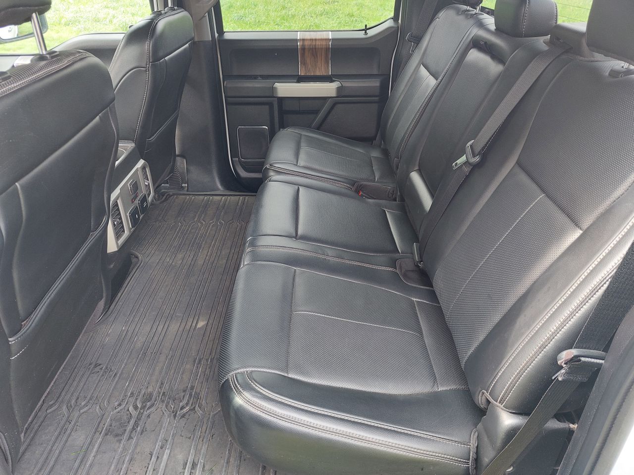 Ford F150 lariat 4x4 super Crew cab 2018