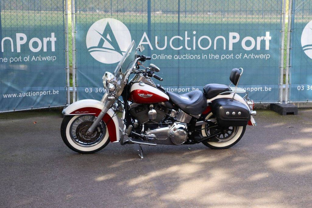 Harley-Davidson DELUXE SOFTAIL Gasoline Motorcycle 2013
